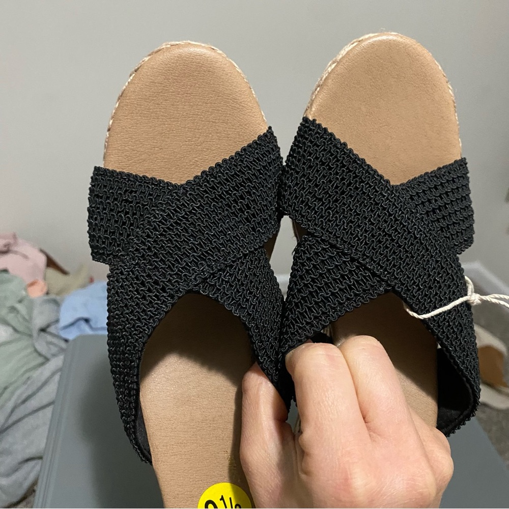 304 Tommy Bahama Nautical Beach Rattan Wedge Sandals - Picture 2 of 5